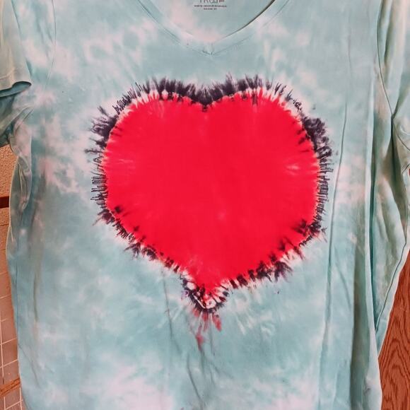 Time and Tru Aqua Heart Tie Dye V-Neck T-Shirt Size 3XL SKU 364 - Picture 1 of 4